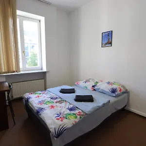 https://fantastic-apartments-ns42-room-h.warsawhotelspoland.com